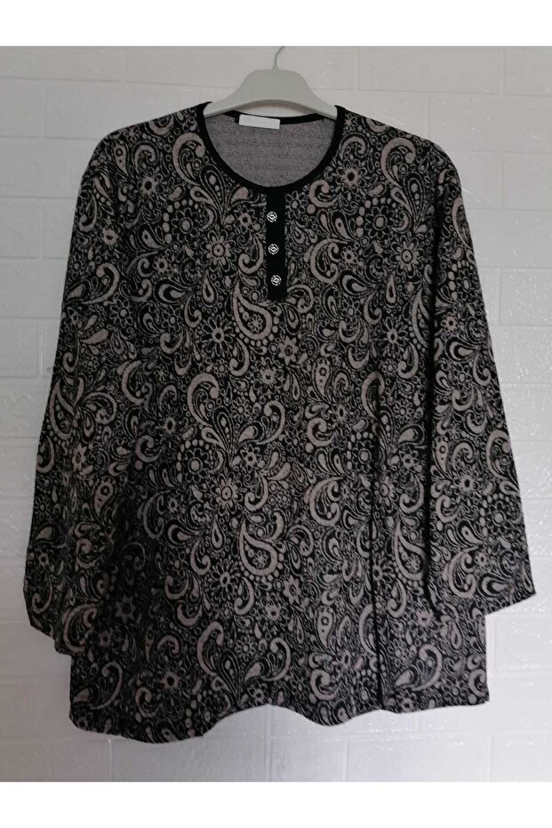 Plus Size Soft Finding - Winter, A Model - 1