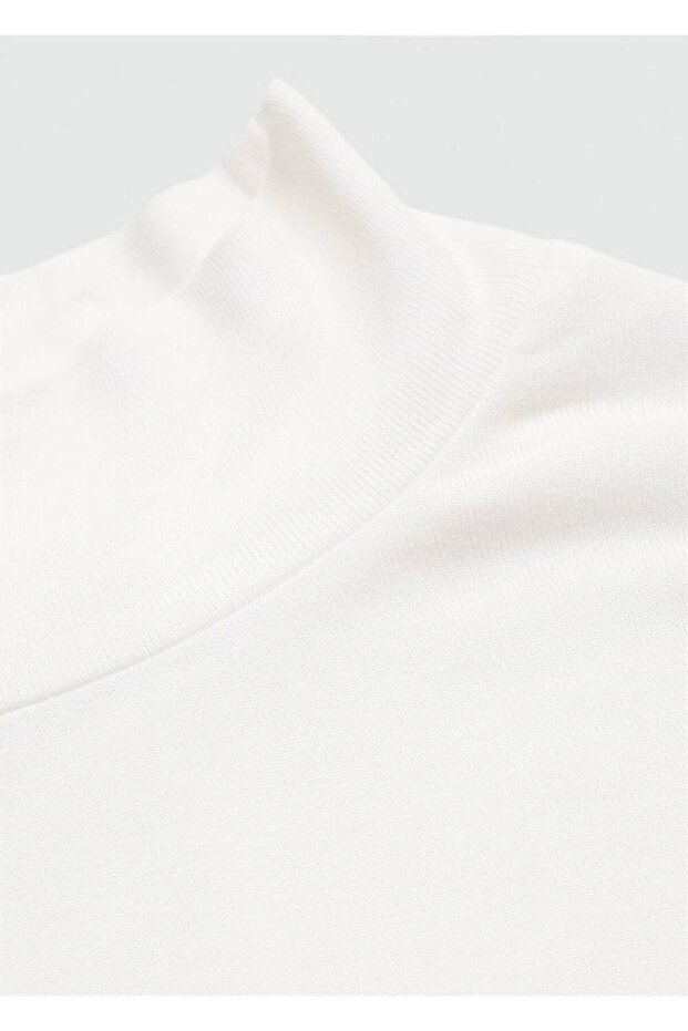 Dik yaka tişört - 6