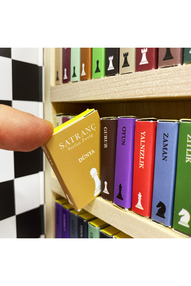 Stefan Zweig Satranç Temalı Ciltli Çikolata Kütüphanesi - 4