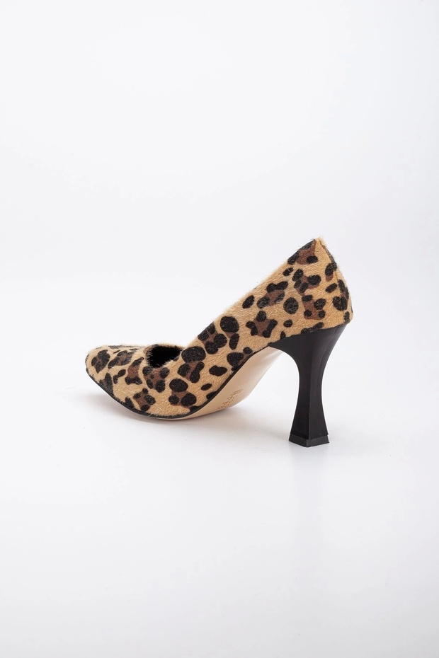 Leopard Patterned Stiletto Goblet Heels - 4
