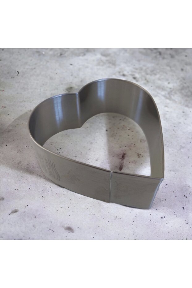 Metal Cookie Snatch |   Heart Cookie Mold