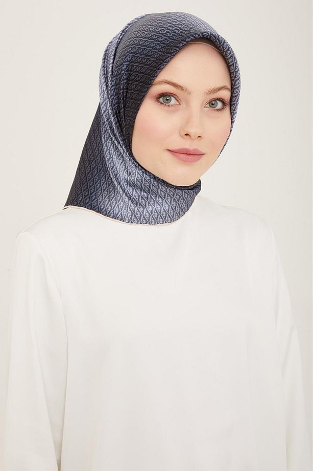 Gümüş Geçişli Monogram Desen Tivil İpek Eşarp 9104-22 - 1