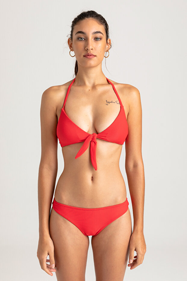 بيكيني برباط أمامي باللون الأحمر - 1