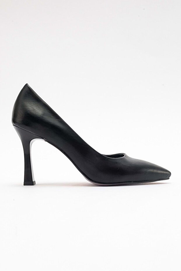 820 Women's Classic Heeled Stiletto