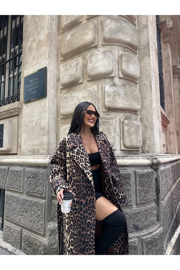 Women's Leopard Patterned Coat - 3