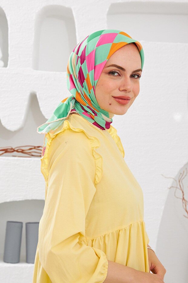 وشاح ريلاكس هندسي ناعم باللون الأصفر الخوخي 1139-14