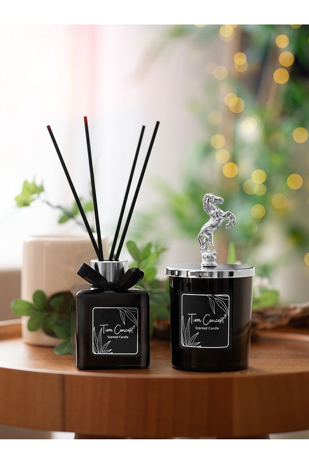 Dekoratif At Başlıklı Gümüş Detaylı Çubuklu Oda Kokusu 100 ml Ve Siyah Bardak Mum Seti - 1