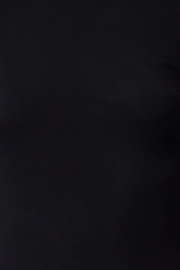 Siyah Düz Yumuşak Kumaşlı Fitted/Vücuda Oturan Kayık Yaka Örme Bluz TWOAW24BZ00227 - 4