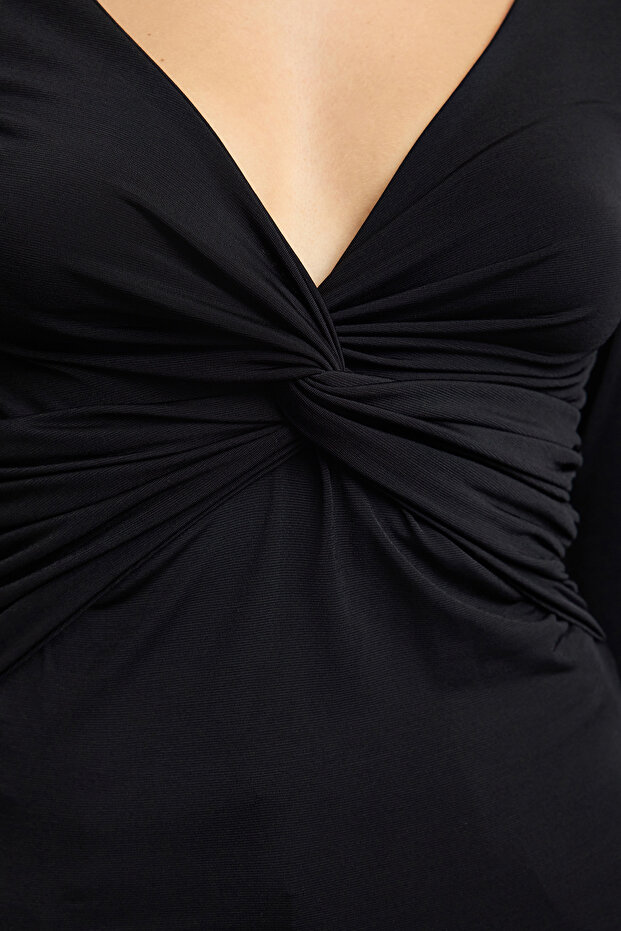 Siyah Büzgü/Drape Detaylı Fitted/Vücuda Oturan Uzun Kollu Esnek Örme Bluz TWOAW25BZ00247 - 4