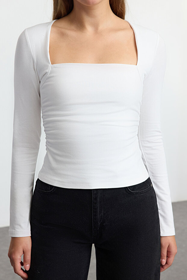 Ekru Kare Yaka Büzgü/Drape Detaylı Slim/Vücuda Oturan Örme Bluz TWOAW25BZ00194 - 4