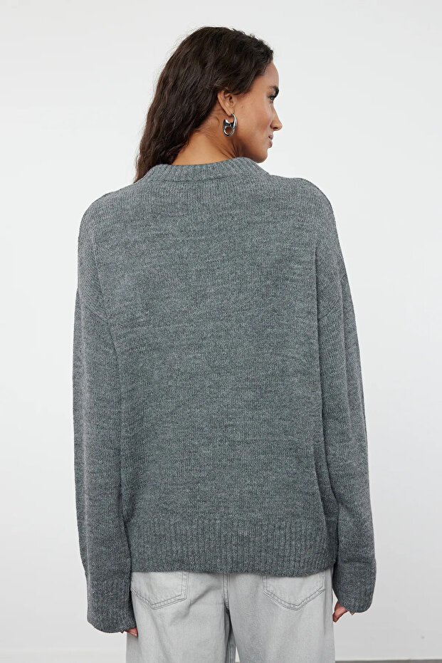 Anthrazitfarbener, locker geschnittener, weich strukturierter Strickpullover TWOAW25KZ00168 - 6