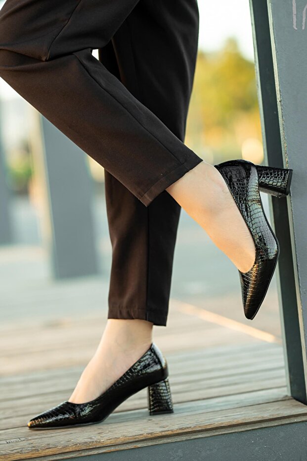 Women's Heeled Shoes BLACK CROCO