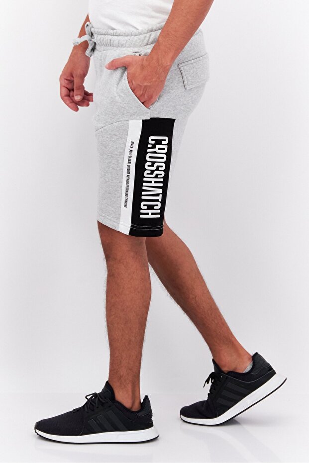 شورت رجالي أساسي برباط وشعار العلامة التجارية، رمادي - 2