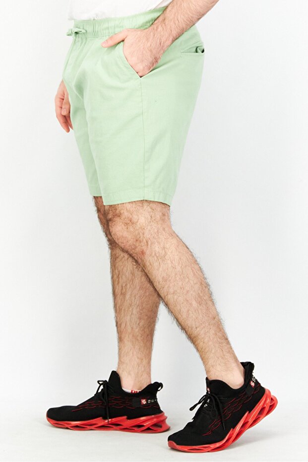 شورت رجالي سادة برباط، لون أخضر طحلب - 2