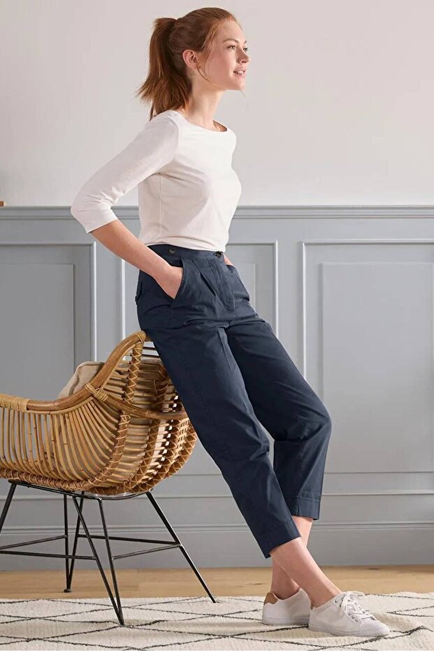 Women Modern Fit Plain Chino Pants, Navy