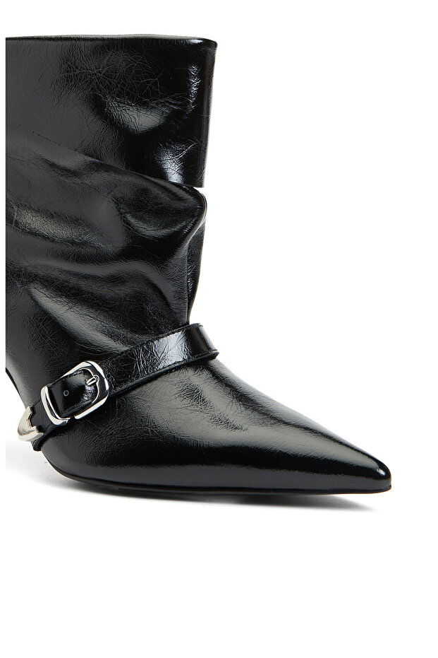 Siyah Kadın Bot - 6