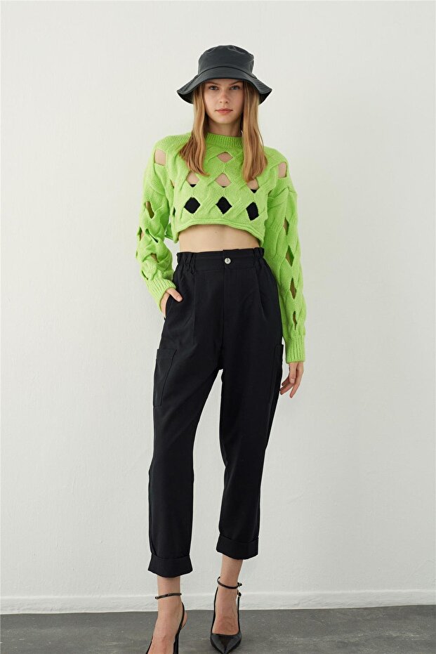 Kiwi Oversize Hole Knitwear Crop Sweater