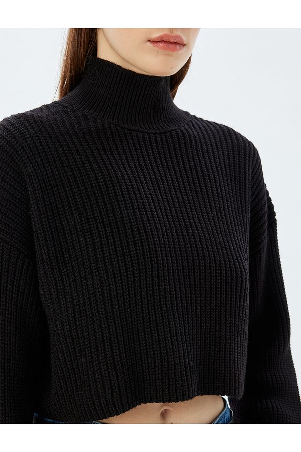 X Zeynep Bastık - Balıkçı Yaka Uzun Kollu Püsküllü Crop Triko Kazak - 5