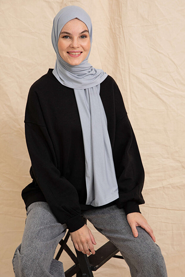 شال رمادي ممشط