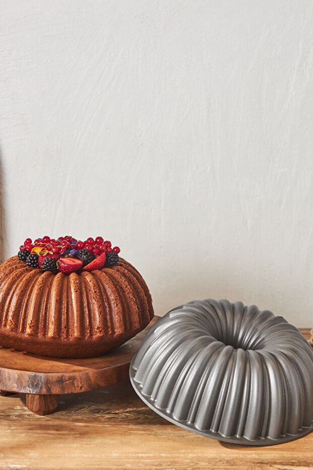 Cake Pro Anthrazit Guss-Kuchenform mit Scheiben - 3