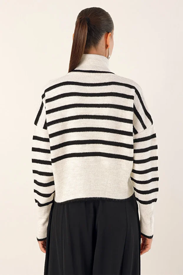15822 Oversize Boğazlı Crop Kazak - Ekru - 6