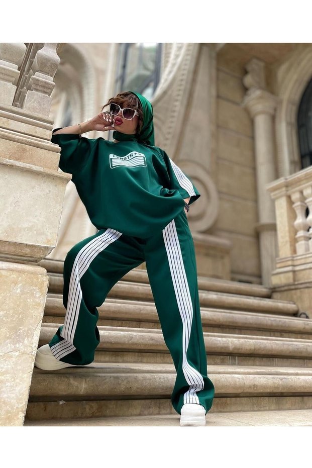 Women's Length Printed Front Stripe Sweatpants T-Shirt Double Set