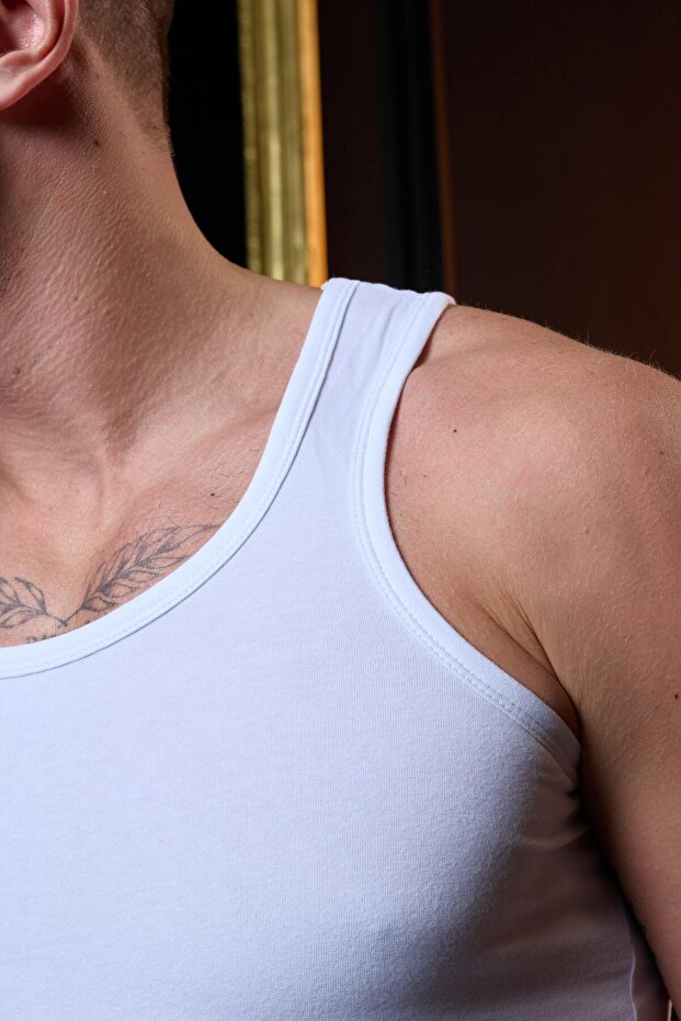 Beyaz Erkek Atlet - 4