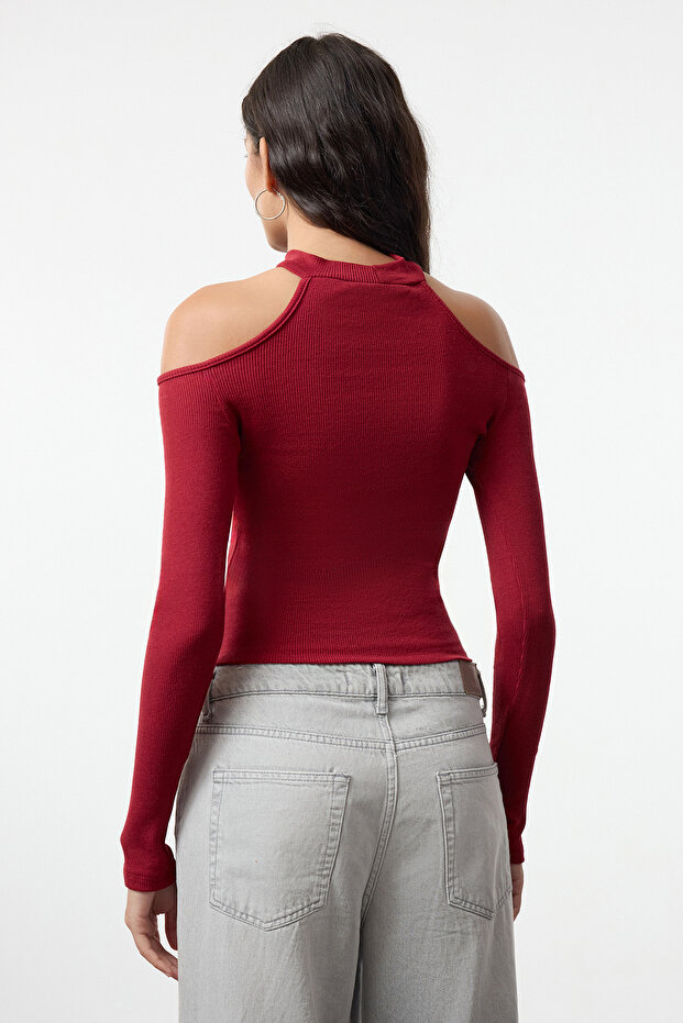 Bordo Carmen Yaka Choker Detaylı Fitted/Vücuda Oturan Crop Fitilli Örme Bluz TWOAW22BZ0531 - 5