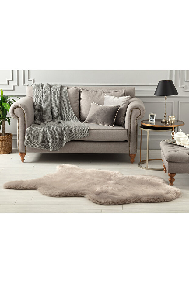 Leila Koyun Post - 1