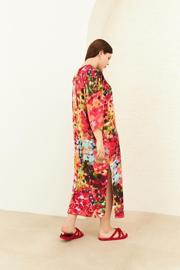 فستان قفطان منقوش باللون الفوشيا - 1