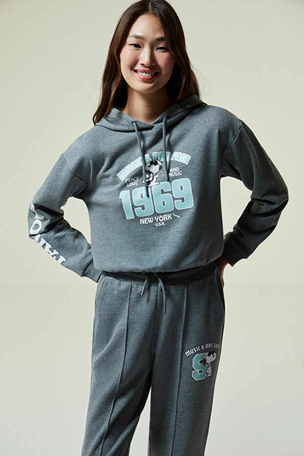 Hooded Crop Sweatshirt - 4