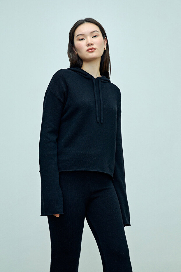 SİYAH KAPÜŞONLU TRİKO - 2