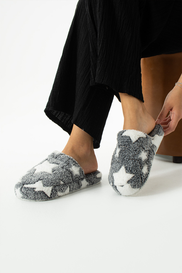 Siyah Yıldızlı Kapalı Terlik Ev Terliği - 3