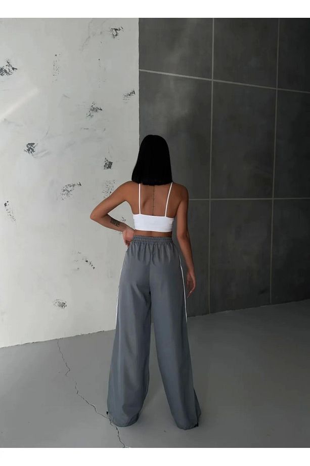 Gri U Şeritli Model Paraşüt Kumaş Unisex Eşofman Altı - 3