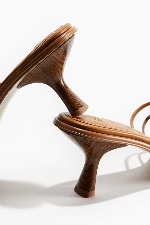 Monogramlı Topuklu Sandalet - 5