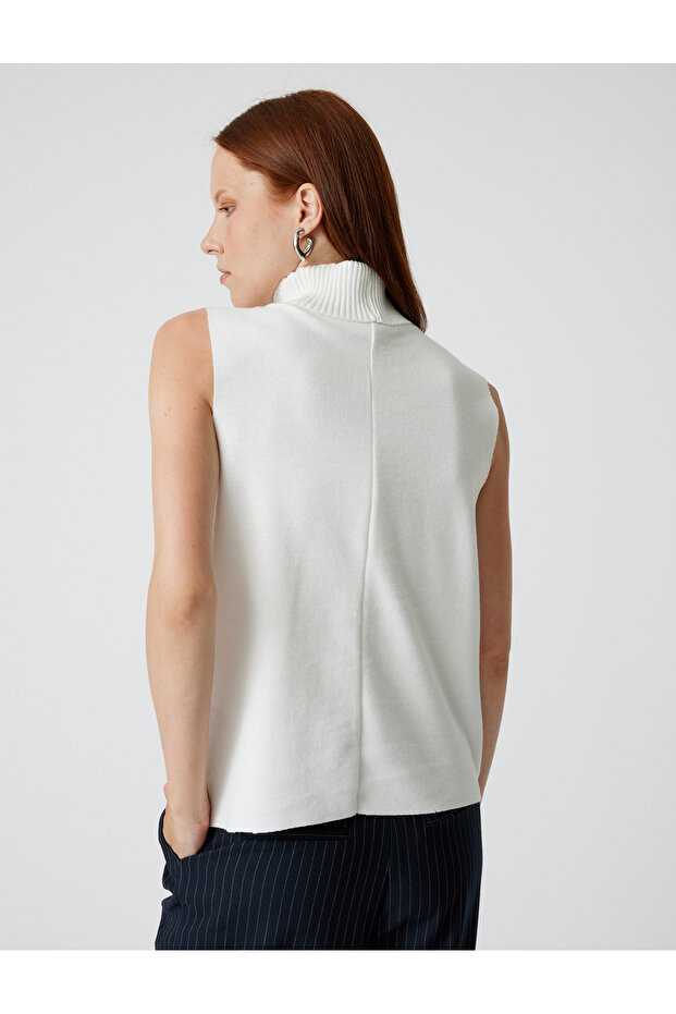 Basic Sleeveless Turtleneck Sweater - 4