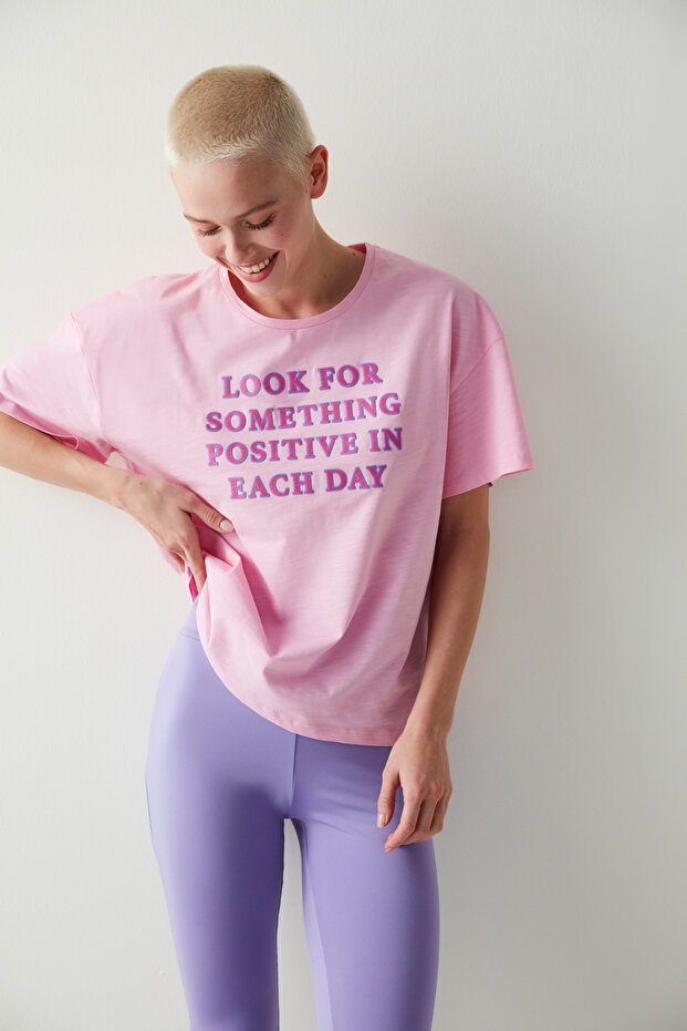 Pembe Crew Neck Tişört - 3