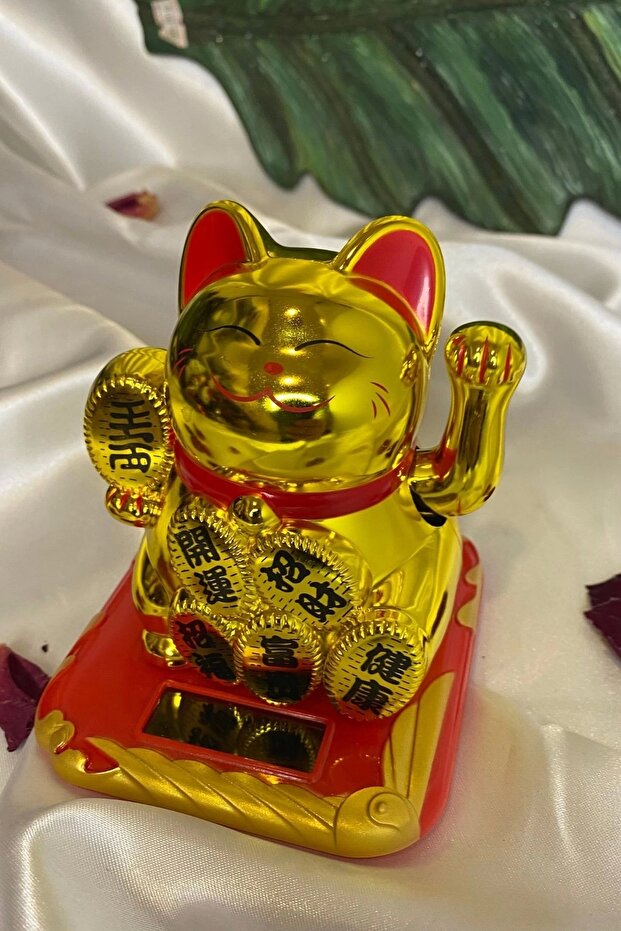 Maneki Neko Feng Shui Blessing Luck Calling Happiness Luck Cat Yellow Gold