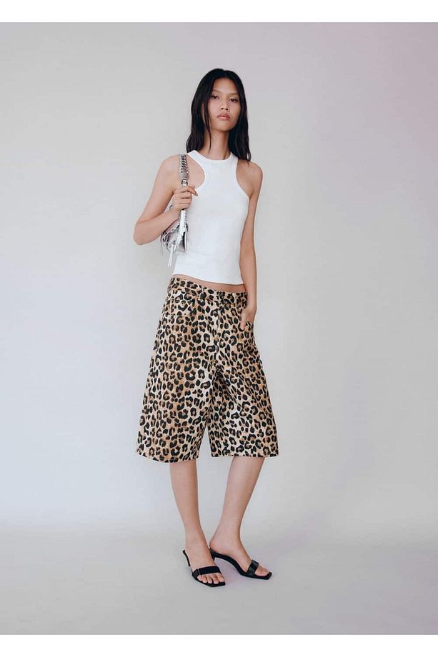 Leopar desenli denim bermuda şort - 1