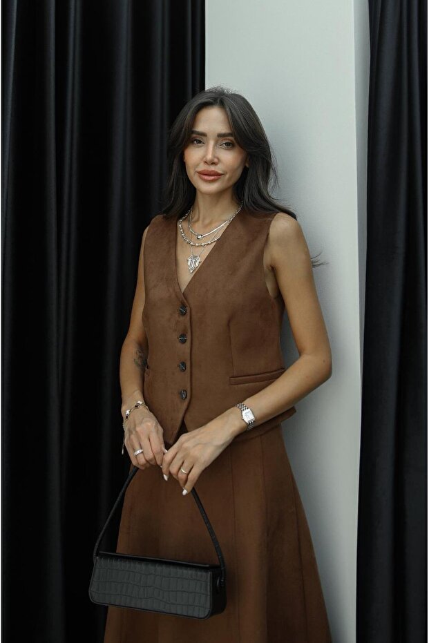 سترة من جلد الغزال بأزرار بنية - 3