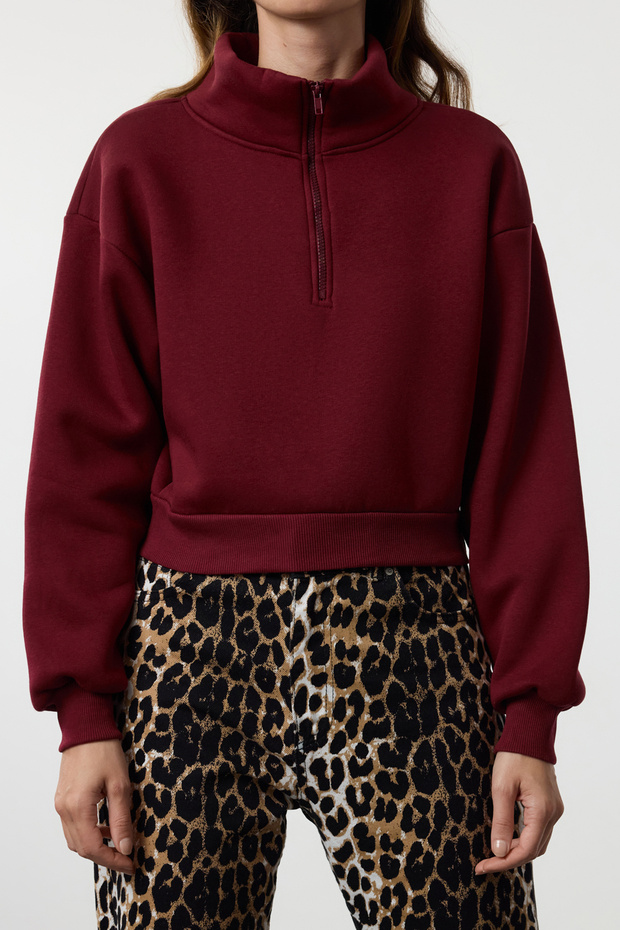 Bordo Rahat Kesim Crop Fermuarlı Dik Yaka Kalın İçi Polarlı Örme Sweatshirt TWOAW24SW00221 - 4