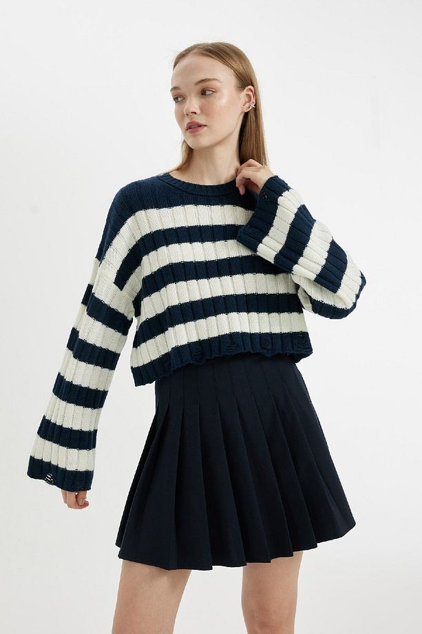 Regular Fit Çizgili Bisiklet Yaka Crop Triko Kazak A8152ax24wn - 1