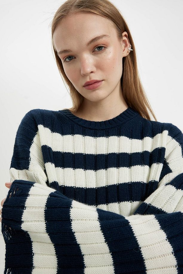 Regular Fit Çizgili Bisiklet Yaka Crop Triko Kazak A8152ax24wn - 5