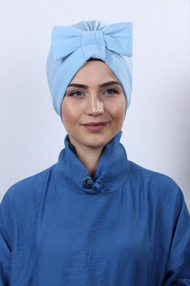 غطاء محرك السيارة الخارجي باللون الأزرق الفاتح مع القوس
