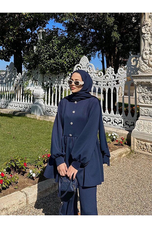 بدلة غوص حجرية خاصة باللون الأزرق الداكن