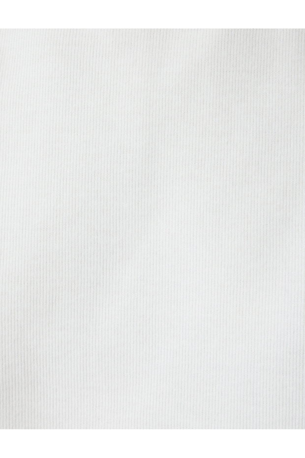 Basic Sleeveless Turtleneck Sweater - 6