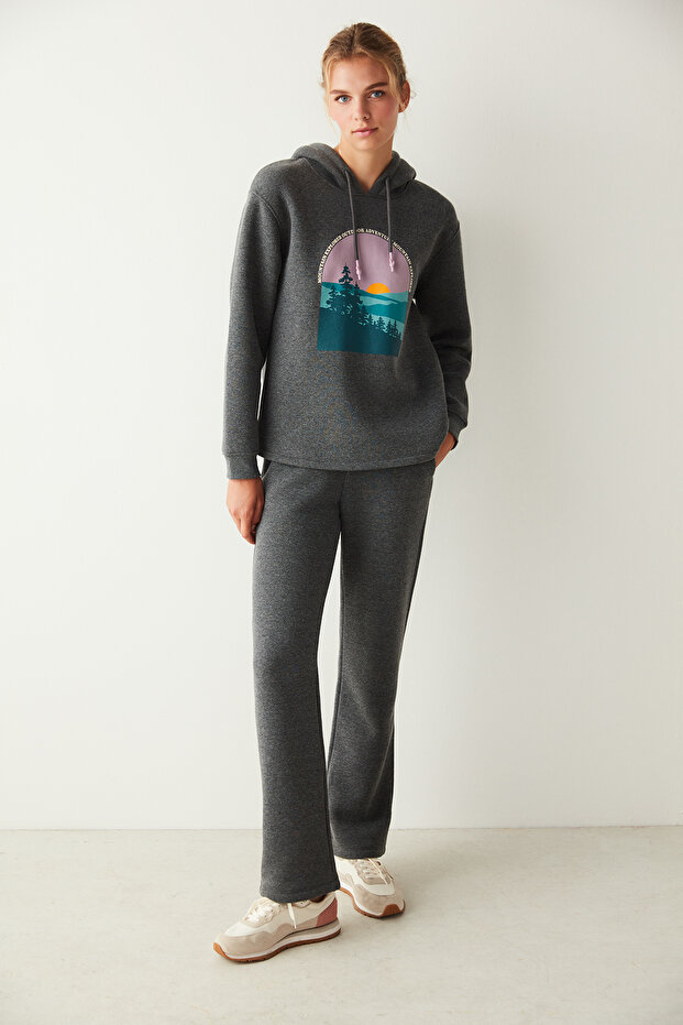 Mountain Sweatshirt - 1