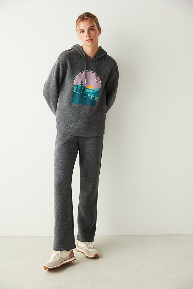 Mountain Sweatshirt - 2