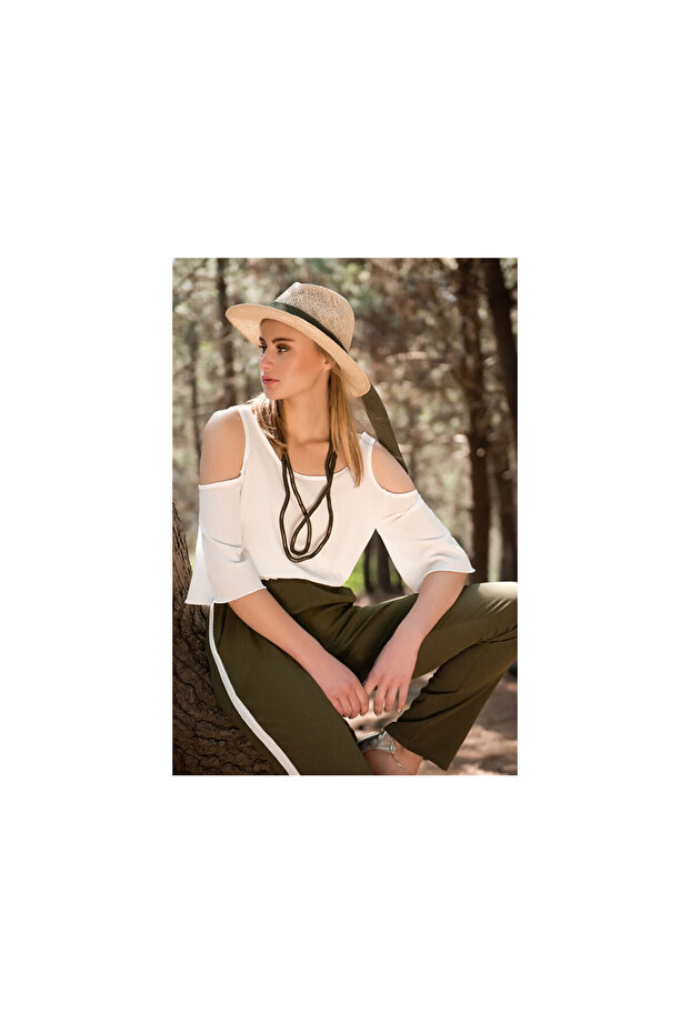 7232260 Kobe Off-The-Shoulder Elastic Waist Short Sleeve Blouse Ecru