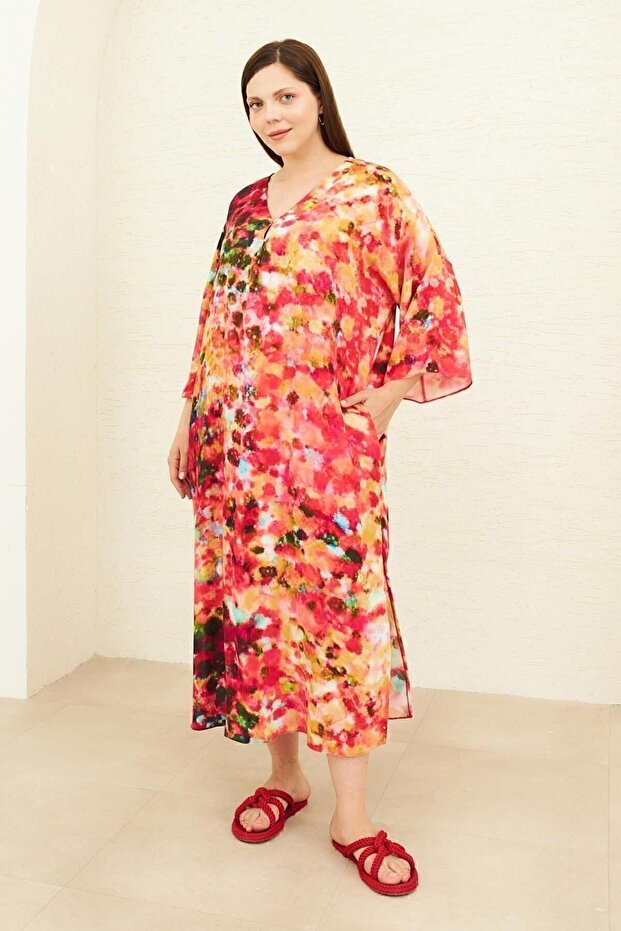 فستان قفطان منقوش باللون الفوشيا - 2